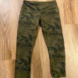 Luxtreme Lululemon 25” Camo Leggings